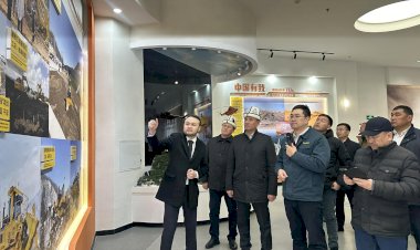 Кытайдын Цзинин шаарындагы  бир катар техникаларды иштеп чыгарган заводдордун жумушу менен таанышуу