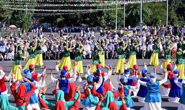 Жалал-Абад: Борбордук аянт шаңга бөлөндү