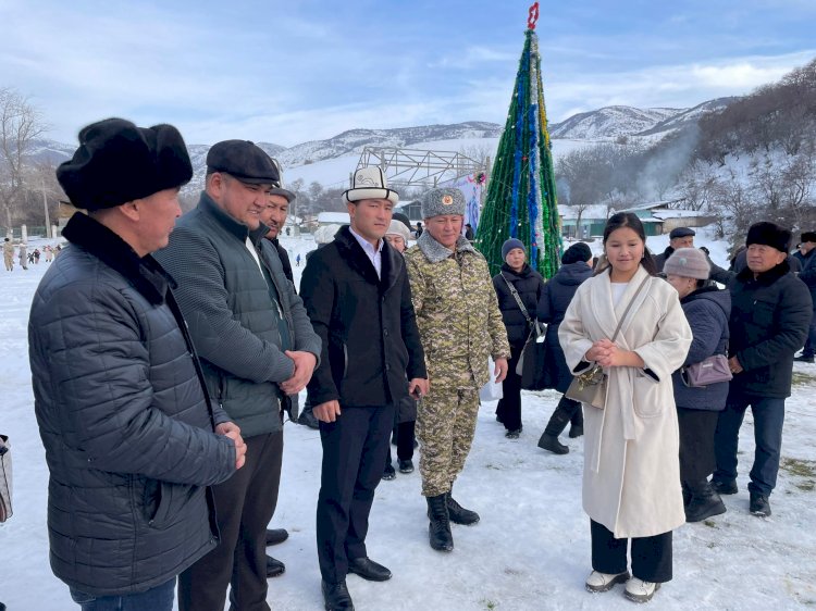 “Кардан шаар курулуп” Көк-Жаңгакта жаңы жыл майрамы белгиленди (фоторепортаж)