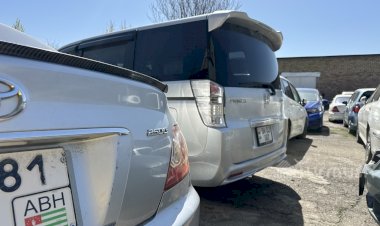 Жалал-Абадда чет элден мыйзамсыз ташылып келген унааларды легалдаштыруу өнөктүгү башталды