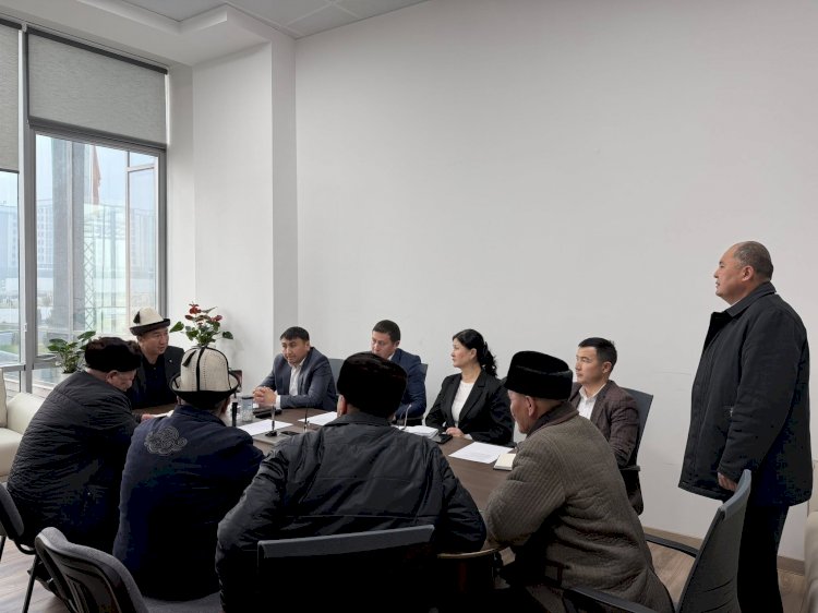 Тилек Текебаев жарандарды жеке маселелери боюнча кабыл алды