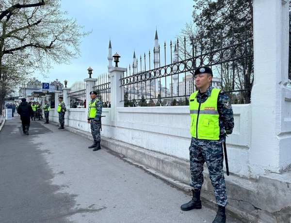 Орозо айтты майрамдоо учурунда коомдук тартипти 10 миңден ашуун милиция кызматкери камсыздайт