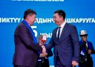 Жалал-Абад: Облус башчысы Тилек Текебаев “Жергиликтүү өз алдынча башкаруунун отличниги” төш белгиси менен сыйланды