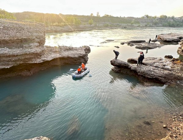 Аксыда Нарын дарыясына түшүп кеткен 8 жаштагы бала изделүүдө