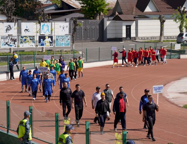 Жалал-Абад: Дене тарбия жана спорт кызматкерлеринин күнүнө карата кичи футбол мелдеши өтүүдө