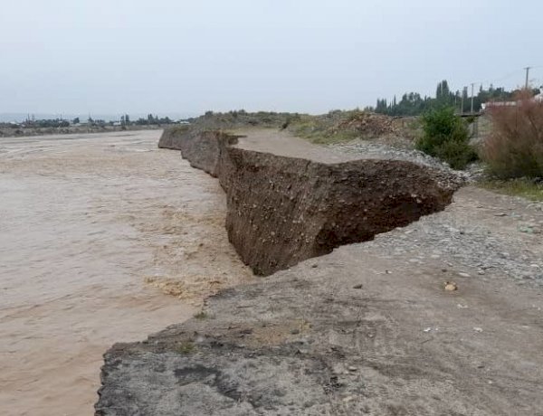 Базар-Коргондо 3 жаштагы бала каза тапты. Ал дарыянын жээгинде ойноп жатканда сууга агып кеткен