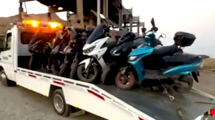 Манас шаарында жол эрежесин бузуп скутер айдаган 24 кишиге айып пулдар салынды