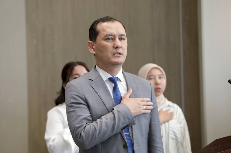 Манас шаардык билим берүү бөлүмүнүн башчысы Жеңишбек Байзаков кызматтан бошотулду