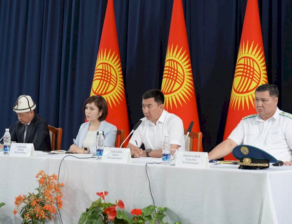 Ыйгарым укуктуу өкүл Акман айыл аймагынын тургундары менен жолугушту
